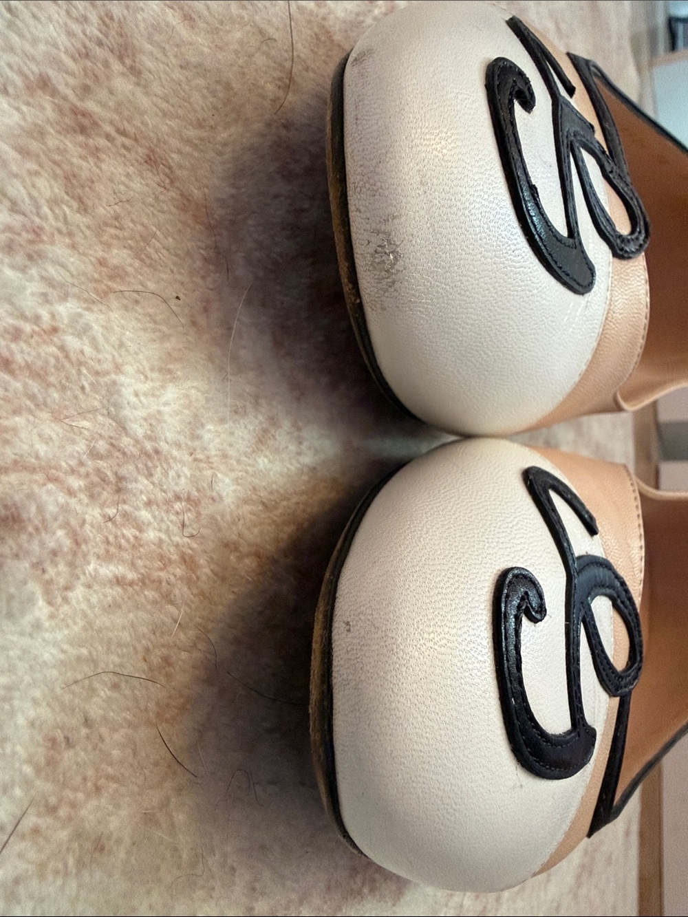 Gucci Nude & White Leather Ballet Flats with Black Trim - Picture 6 of 6